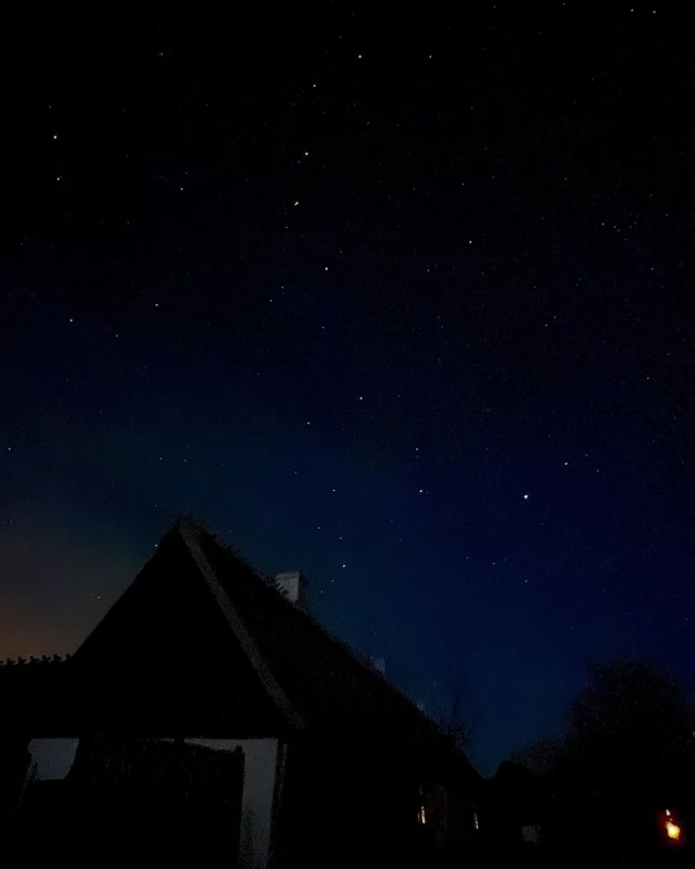 Så er det godnat fra @straagaarden_nyord ✨💫✨ #strågårdennyord #bedandbreakfast #nyord #stargazer @darkskynyord
